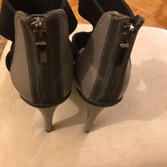 Shoe - Picture 2 of 6